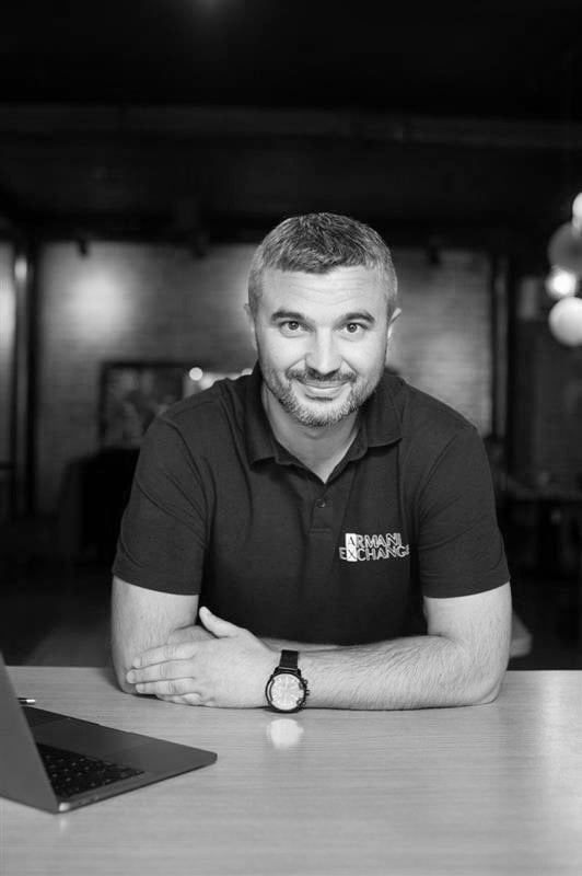 Vitalii Petrosyan - Langly INC CEO